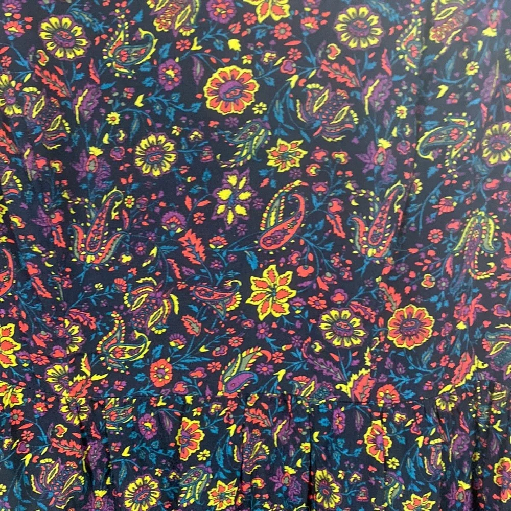 Forever 21 paisley floral print blouse size medium - Picture 11 of 11